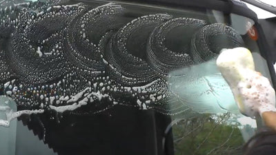 トラックの窓ガラスについたウロコ取りの方法を知りたい