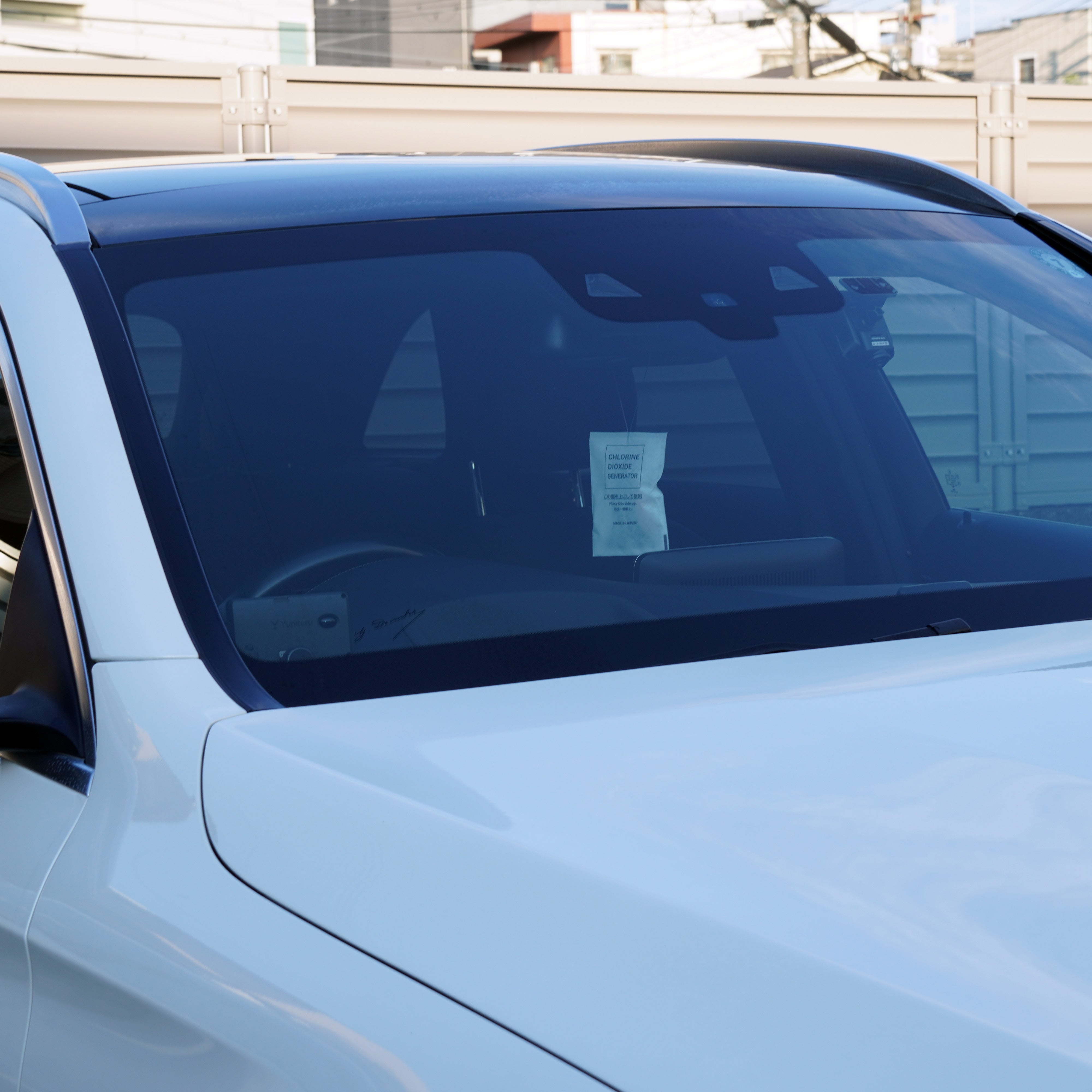 スマートクリア＋  車内の除菌・消臭99.99%！！機械不要で簡単施工。安全・確実・短時間で車内まるごと清潔