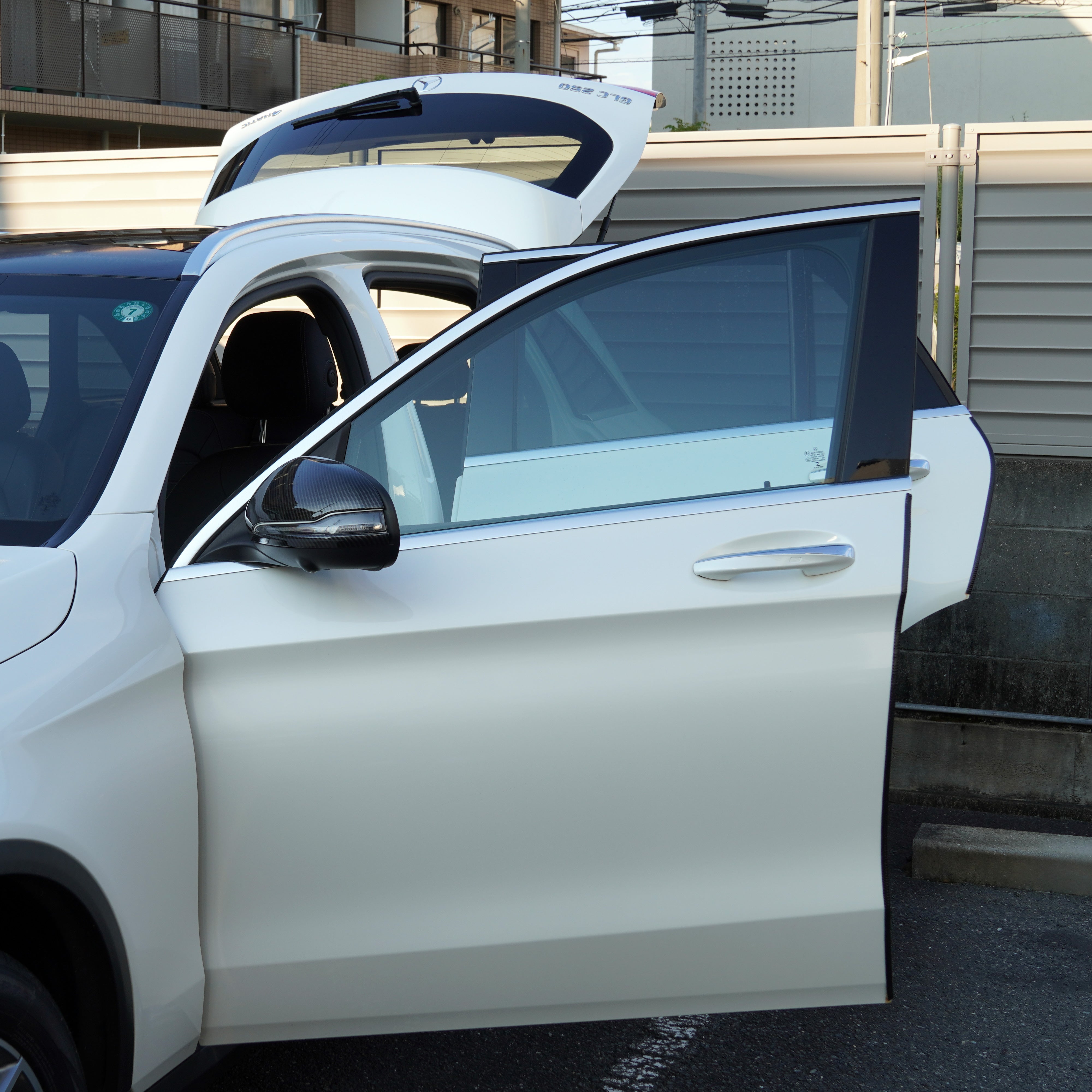 スマートクリア＋  車内の除菌・消臭99.99%！！機械不要で簡単施工。安全・確実・短時間で車内まるごと清潔